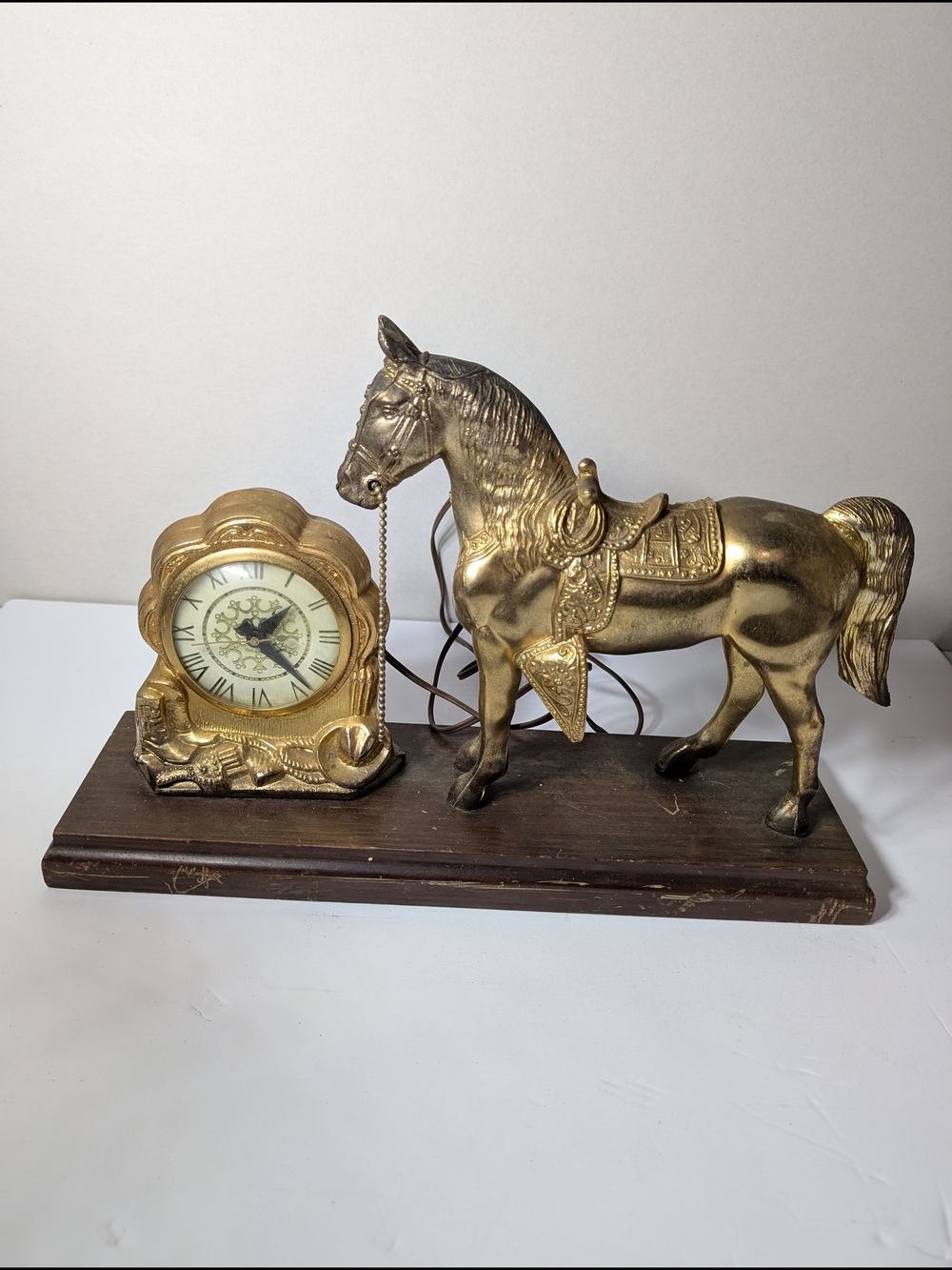Vintage Mid Century Gold Metal Western Horse Clock Decor